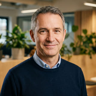 James Mitchell, Director Ejecutivo de MedraNumbre
